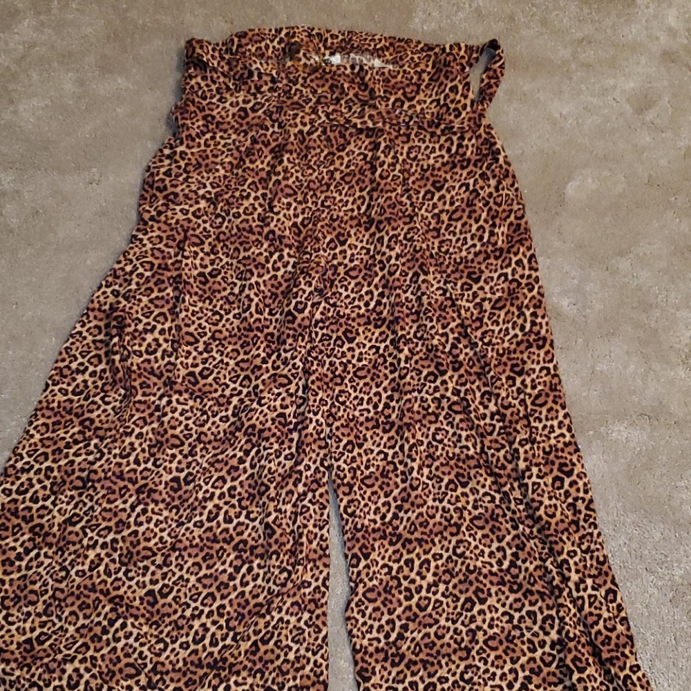 Wide leg Leopard print pants